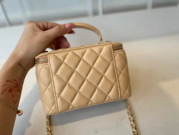 Firstbag Ru CHANEL VANITY CASE 0122