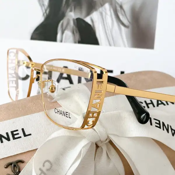 First Bag Ru CHANEL SUNGLASSES 0127