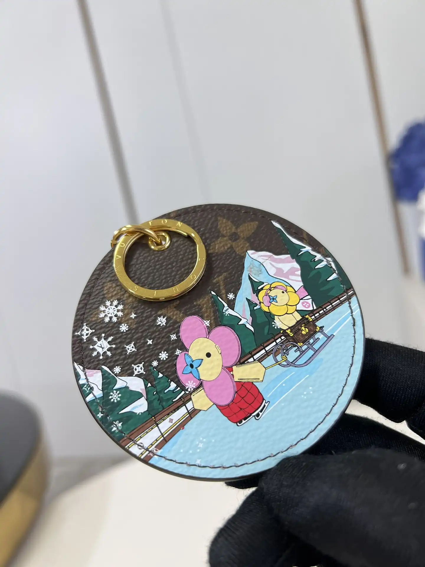 First Bag Ru LOUIS VUITTON Illustre Ice Skate Bag Charm And Key Holder 0127