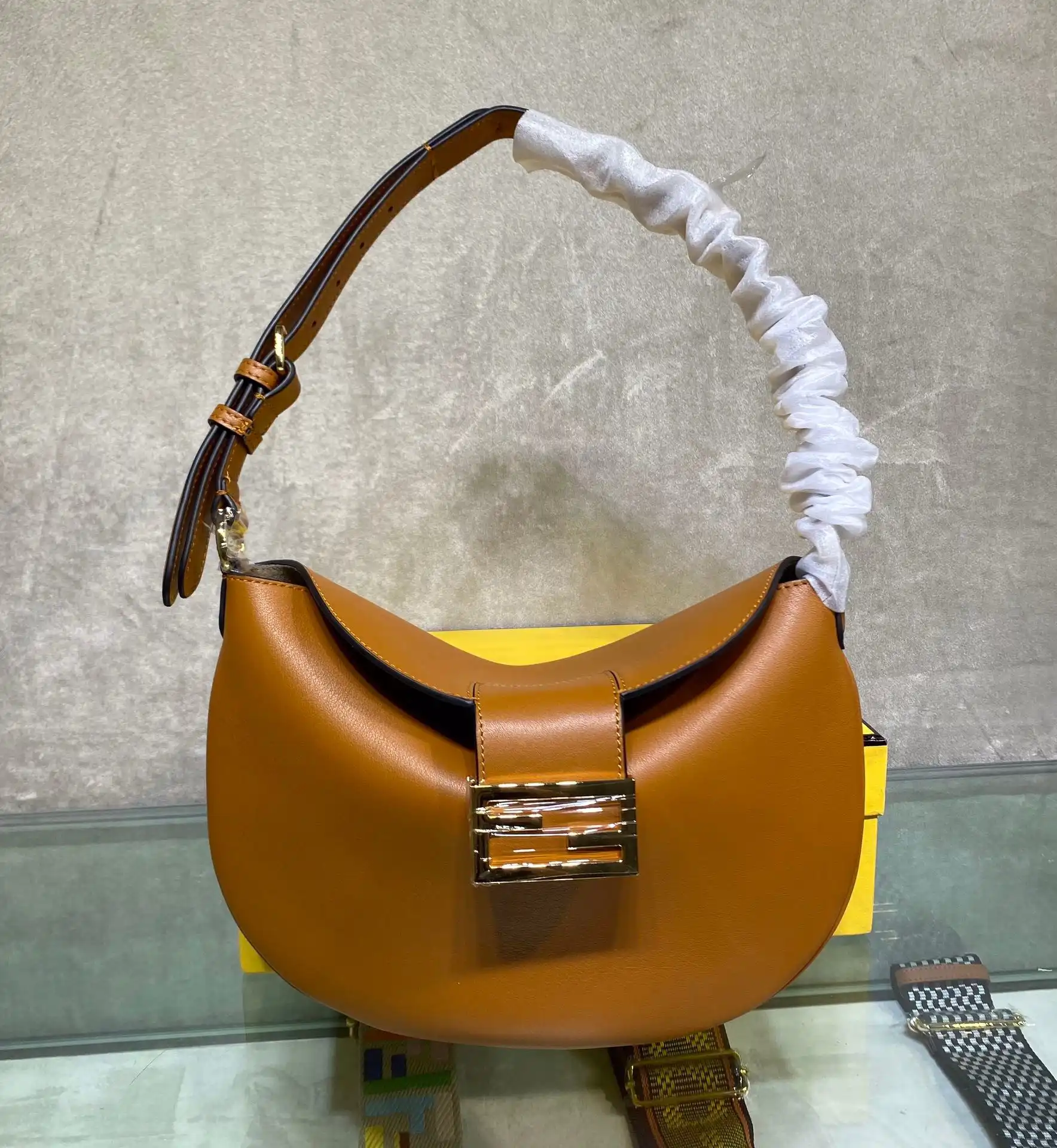 First Bag Ru FENDI SMALL CROISSANT 0126