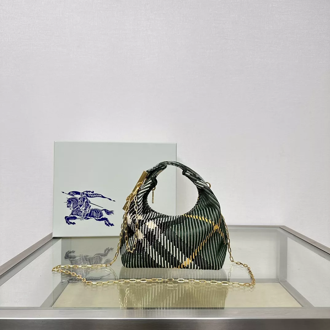 Burberry Micro Peg Chain Bag 0118