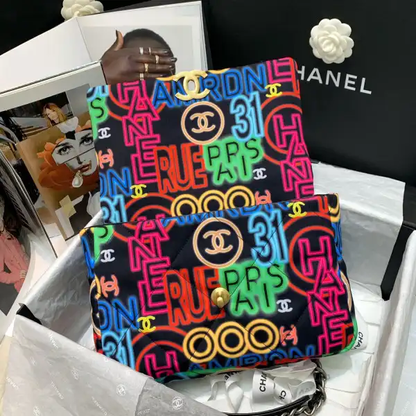 First Bag Ru CHANEL 19 FLAP BAG 0122