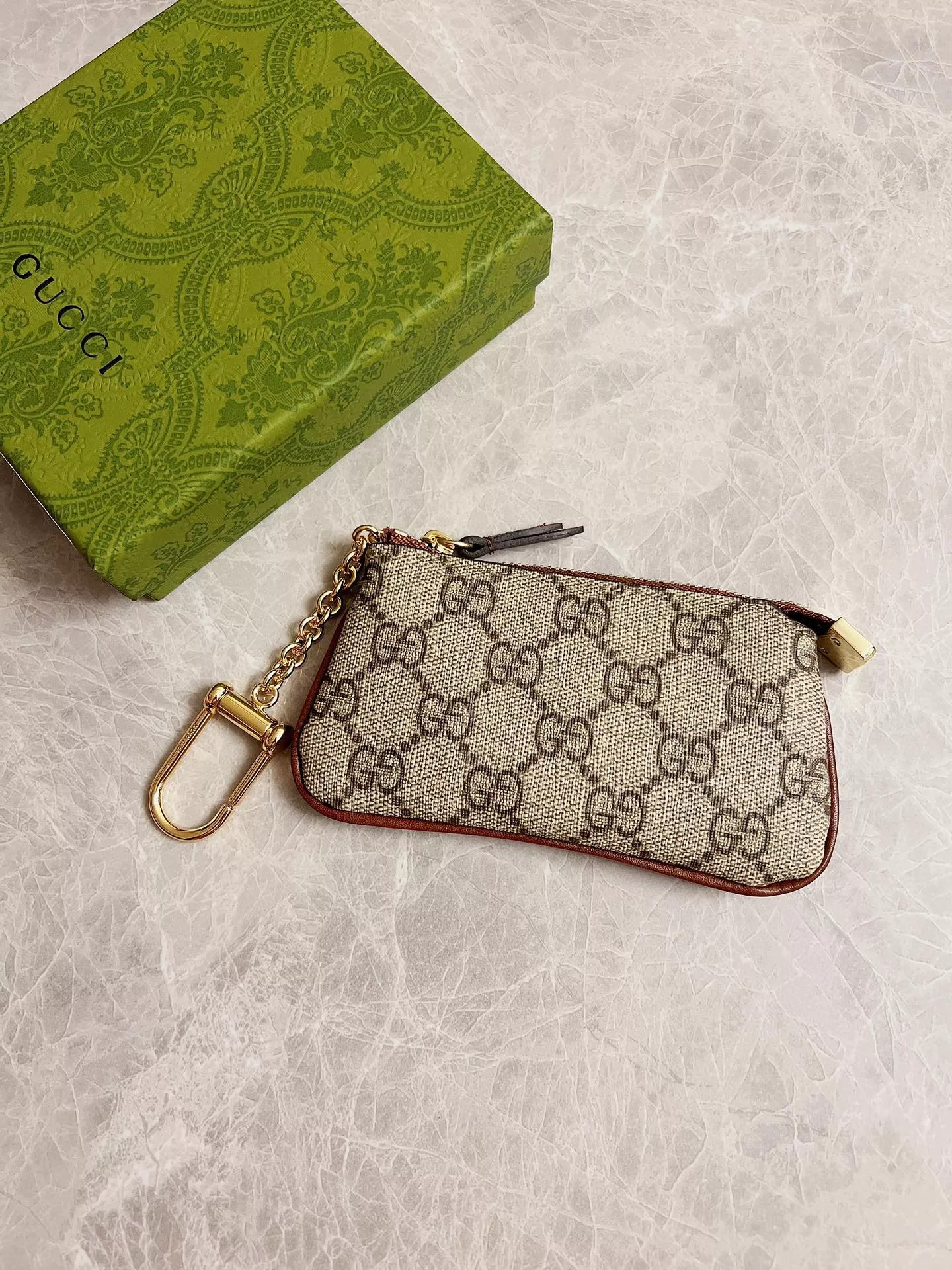 Gucci GG Marmont matelassé key case 0120