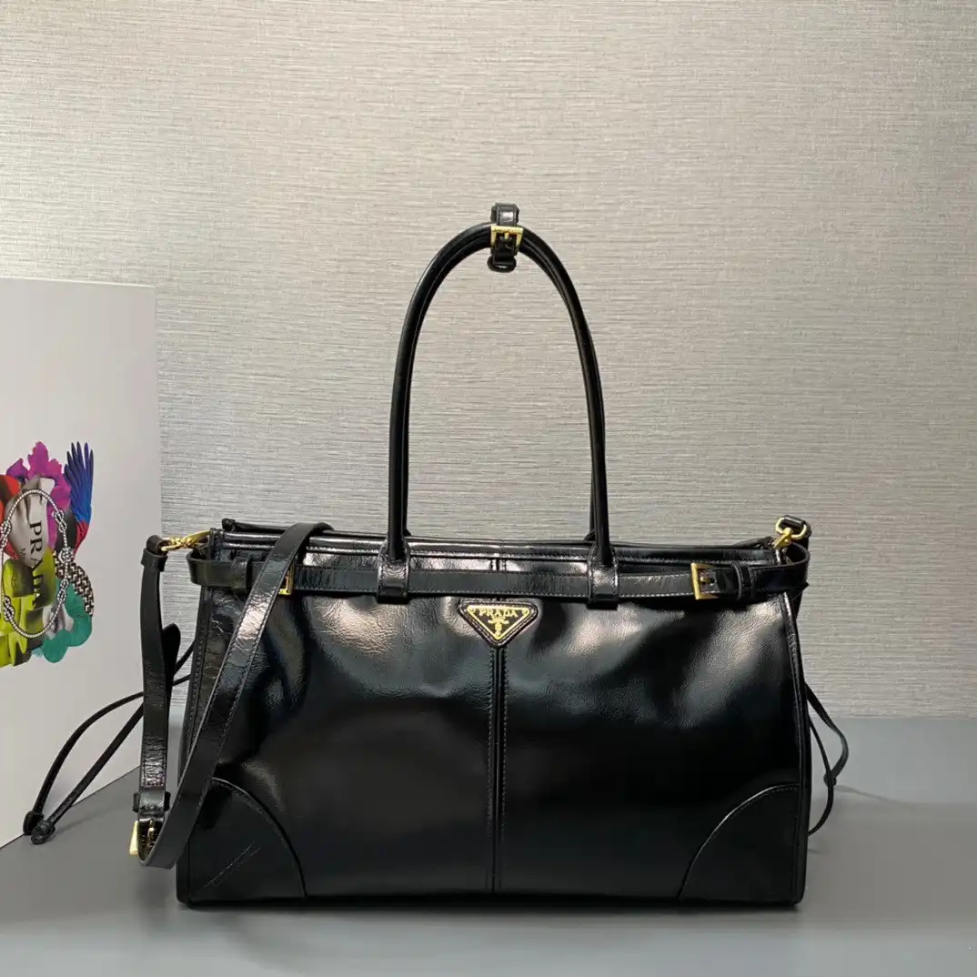 Prada Large leather handbag 0201