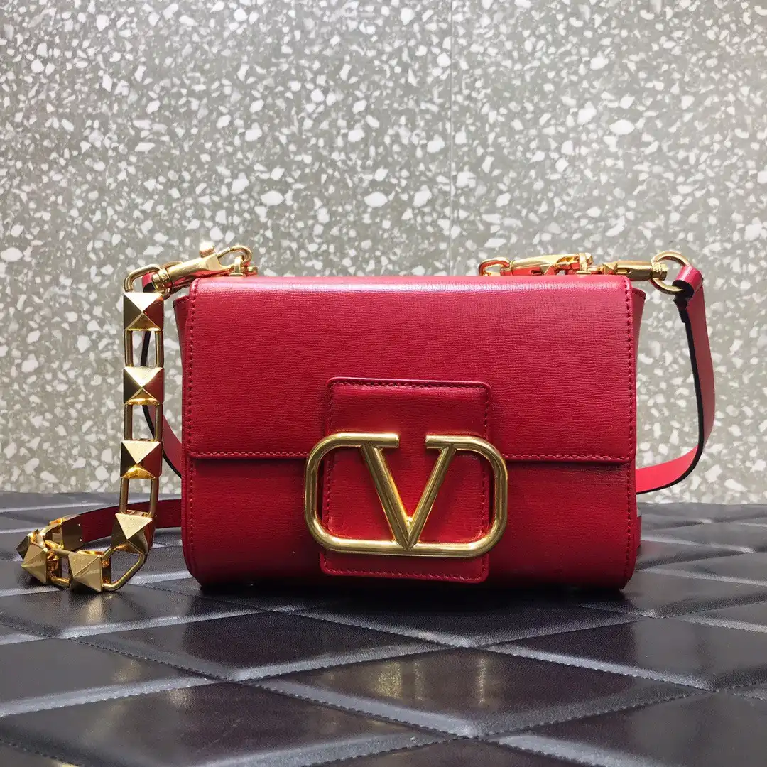 Valentino STUD SIGN SHOULDER BAG 0204